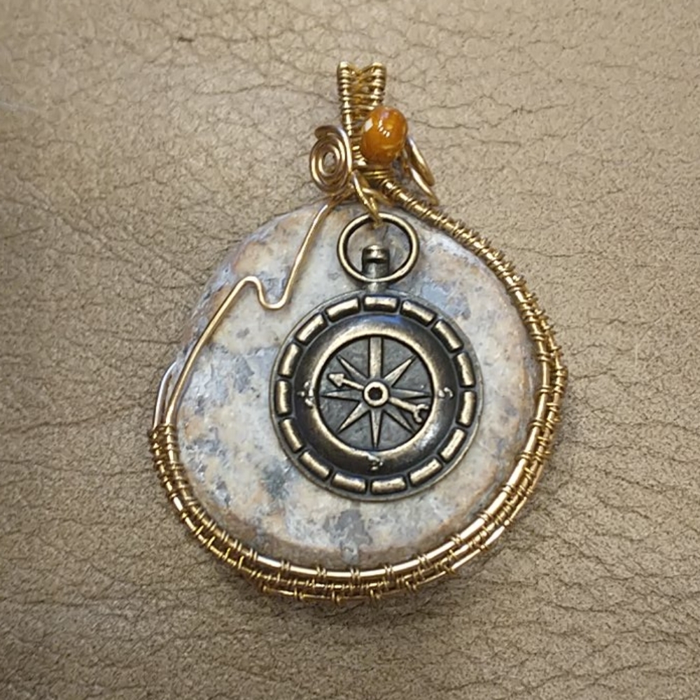 🇨🇦 Large Stone Medallion Pendant